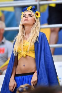 Болельщицы разных стран футбольного чемпионата 