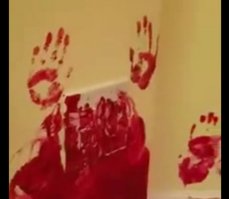 Это точно отпечатки детских ладоней???