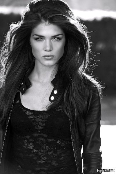 Marie Avgeropoulos из "100"