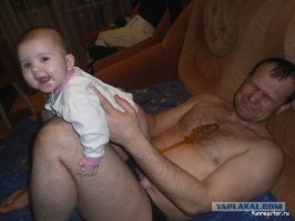 А здесь грудью прикрыт диван