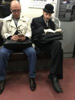 А что тут не так?



Автор, на себя в зеркало глянь и потом еще фото сделай и сюда выложи
