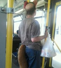 Я этого чудика примерно каждый месяц встречаю.