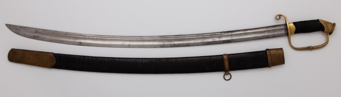 У меня хранится личная именная офицерская шашка Старшего Русского Скаута полковника Олега Ивановича Пантюхова.