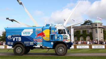 Там еще КамАЗ был.