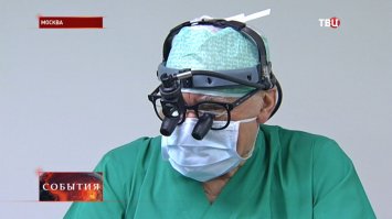 Да что она понимает в тонкой работе, которая прям "поражает"? На фото - Лео Бокерия, кардиохирург, живая легенда (76 лет).