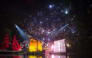 ..."Изгиб гитары желтой , ты обнимаешь нежно,
Струна осколком эха пронзит тугую высь,
Качнётся купол неба
Большой и звёздно-снежный,
Как здорово, что все мы здесь
Сегодня собрались"...еду с внучатами на "Грушинский"...Самара - Тольятти (Майстрюковские озера)...вылетаем завтра,вернее уже сегодня...открытие 30-го июня в 10.00. Приезжайте - НЕ пожалеете!!!....отдых...СУПЕРРРРРР!!!...