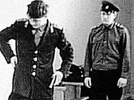 На дорогого Леонида Ильича тоже покушались!
Ильин, Виктор Иванович
Материал из Википедии — свободной энциклопедии

Ви́ктор Ива́нович Ильи́н (р. 26 декабря 1947 года, Ленинград, РСФСР, СССР) — младший лейтенант Советской Армии, совершивший 22 января 1969 года покушение на Генерального секретаря ЦК КПСС Леонида Ильича Брежнева.

О как!