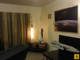 Из какого фильма модель на переднем фоне? Знакомое что-то.