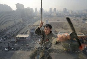 Корею не перепутали?
Судя по домам и кол-ву машин на дороге.
Если это вообще Корея, конечно. ;)