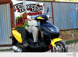 для хруста нормальное поведение на дороге... я ы не удивился если бы он это делал перед приближающемся поездом