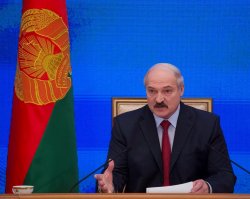 ... при чем здесь бобры? Они понятно имеют свой маневр, но не нападают в пикировании на обычных людей как муха ЦеЦе  Бобров убрать из списка!!!!!!