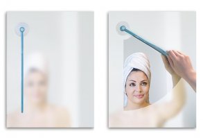 У меня в студенческой общаге сосед был по комнате, у которого крыша в итоге поехала. Так вот одним из первых симптомов надвигающейся шизы было то, что он на запотевшем зеркале в ванной рисовал какие-то тайные знаки типа иероглифов. Когда зеркало просыхало, их не было видно, а когда запотевало опять - знаки проявлялись. Ох, блин и натерпелись мы с ним, как вспомню, так вздрогну.