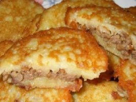 Самый вкусный факт о Беларуси - Белоруссии: беларуские колдуны, объедение и вкусняшка да со сметанкой! Национальное блюдо которым встречали дорогих гостей! Примечание - ни в коем случае не добавляйте в них муку, от этого они теряют вкус!