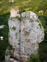 Из серии...заходите к нам выпьем, нет уж лучше Вы к нам!