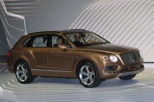 на фото в посте - бентли. а вот на этой фотке - фольксваген, не путайте.