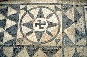 Фашня опорочили свастику! Придётся тебе весь мир невзлюбить!