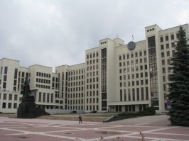 А ведь при Союзе Дом Правительства смотрелся лучше!