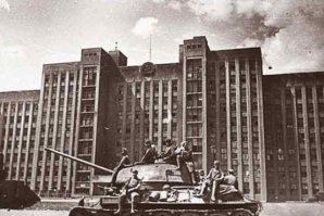 А ведь при Союзе Дом Правительства смотрелся лучше!