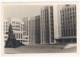 Всегда ли нужно сносить памятники Ленину?