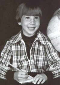 Гадкие утята и тихони: какими были наши и зарубежные звезды в детстве