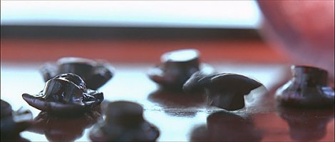 Цитата: "Кстати, расплющенные пули, которые Сара достает из тела Т-800 — это не реквизит. Чтобы получить их, Джеймс Кэмерон лично взял Browning и высадил несколько обойм в стальную пластину." (В начале будет "бронебой" не обращайте внимание, а потом обычные пули по стали)