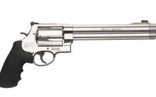 вообще на Западе много таких "игрушек", но они именно игрушки -единичные экземпляры не имеющие реального применения (и тоже вам любой спец про РШ-12 скажет). Пистолеты все чрезвычайно тяжелые и неудобные в применении