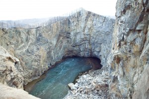 6 самых впечатляющих карстовых воронок мира