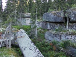 Интересно, а как эти камни таскали на мускульной силе? Вес около 20 тысяч тонн. Мегалиты Урала.