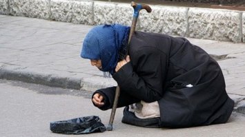 А это те, в чьих деньгах они барахтаются...