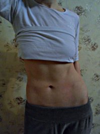 Вставлю-ка я сюда свой prelum abdominale...Вмятин нет.Не битая,не крашеная.Без прицепа.Без пробега по России. 1990г.в.