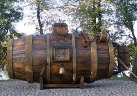 Россия на третьем месте и это еще не подсчитали те лодки, которые стоят на постаментах.
ЗЫ на фото первая в мире подвоодная лодка построенная в Российской империи в 1721 году