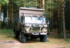 ХЗ. Офигительно конечно, но по мне для таких забав нет лучше кунга на шасси ГАЗ66. И с автономкой, конечно же.