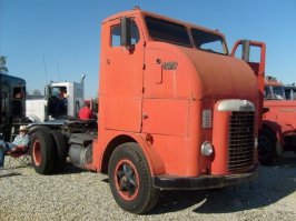 Спальник над двигателем это  решение, особенно в тёплом климате