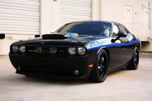 Тапки стремные и не в тему! Как на Приоре - блястит. Мне эти варианты больше нравятся: