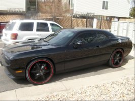 Тапки стремные и не в тему! Как на Приоре - блястит. Мне эти варианты больше нравятся: