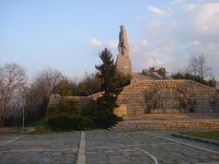 10 впечатляющих монументов Второй Мировой