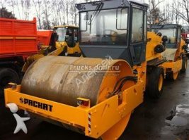 На строительстве дорог примерно половина техники "Раскат". Много BOMAG и Hamm. Давай ещё плакать будем по поводу того что практически все компьютеры импортного производства.