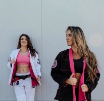 Ночной кошмар ревнивых жен: вот зачем мужики подключают спортивные каналы