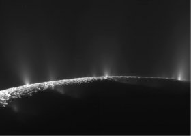Фоток - тьма! Не совестно одни картинки лепить-то?
Последняя - долины гейзеров, близкий пролёт "Кассини", 12 метров на пиксель. Кликабельно.
