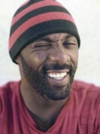 Вас не очень расстроит, что Стрелка будет играть этот темнокожий парень, который не очень похож на старину Клинта?))