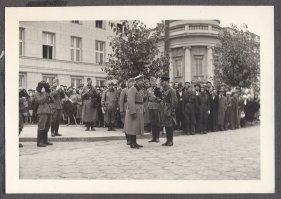 22 сентября 1939 года Брест. Генерал танковых войск Гейнц Гудериан и комбриг Семён Кривошеин принимают парад.