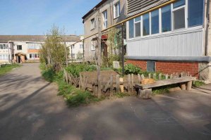 Вокруг каждого дома вот такие огородики. Самозахват?!