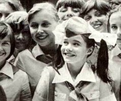 Вот еще девочка известная в СССР. Часть поста про Катю Лычеву была бы неполной без нее.