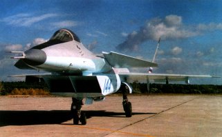 Вот чувствуется что общаюсь с умным человеком. И терминология правильная. Сам же пишешь что 9 лётных прототипов. Всё верно. Это предсерийные версии самолёта. Первый номер представлял из себя планер с моторами и навигационным оборудованием предыдущего поколения. Образец, который можно охарактеризовать "взлёт-посадка".Дальше - сложнее. Шестой образец летал с массгабаритными макетами вооружения, но не применял их. Так это и есть путь к серийному самолёту. Все виды вооружений так или иначе проходят этот путь. Предсерийная партия, а только потом серия (и то чаще всего первая серия ограниченная для того, что бы внести изменения уже в рабочую документацию). А первые лётные образцы самолётов пятого поколения были знаешь когда? Конечно знаешь! И прекрасно знаешь что это были не столько истребители, сколько лётные лаборатории. Но почему-то пытаешься из себя сделать дурочка малолетнего. Я тебя не понимаю!