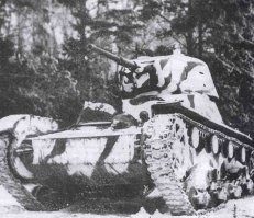 Категорически не прав! Вот примеры зимнего камуфляжа