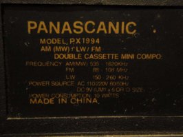 Ужас из 90-х. Был у нас такой, сперва отказала пишущая дека, потом и все остальное померло. А покупали его в крупном магазине электроники, не на блошинном рынке, куда их пачками свозили челноки. Куда только смотрели мои родители, когда покупали это убожество, но видимо выбора особого не было.