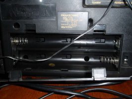 Ужас из 90-х. Был у нас такой, сперва отказала пишущая дека, потом и все остальное померло. А покупали его в крупном магазине электроники, не на блошинном рынке, куда их пачками свозили челноки. Куда только смотрели мои родители, когда покупали это убожество, но видимо выбора особого не было.