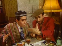 фиг его знает, но напомнило одного персонажа, они еще и ремонт там делали. ну чет так я вижу человека в тюбетейке.