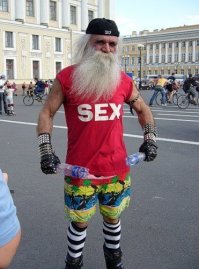 Владимир Александрович Турков.(MC Вспышкин) например.