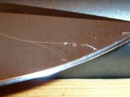 Вставлю свои пять копеек. Spyderco Tri-Angle Sharpmaker бал куплен в 9 или 10м году за 2500р и докуплены к нему алмазные стержни чтоб совсем убитых выводить и финишные камни чтоб пару любимых задро.. ой) заточить до умопомрачения))), камни ни разу не менял, точу раз в 3-4 недели мелочёвку для жены и детей, хорошие ножи и того реже. На фото результат финишных камней- стругание волоса жены))) До такого состояния один нож доводить минут наверно как раз 7-10. Вроде ничего сложного и окупилась эта точилка уже очень давно. Вот как то так.